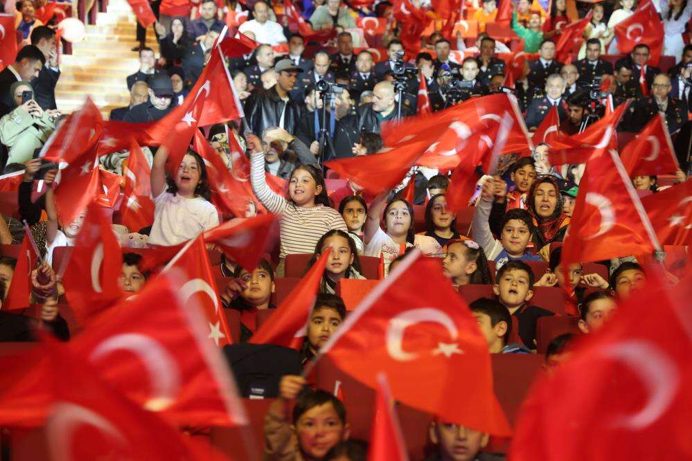 Konya’da 23 Nisan coşkusu salona sığmadı 1